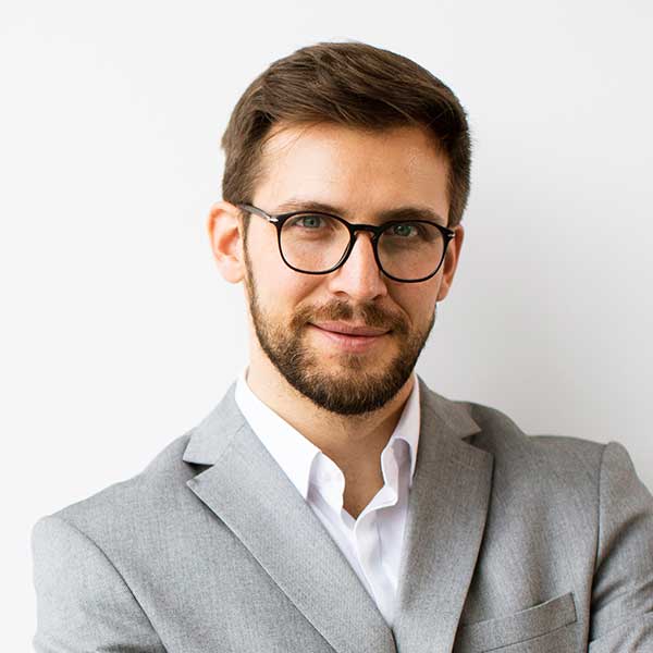 Amir Ata, Regular Customer